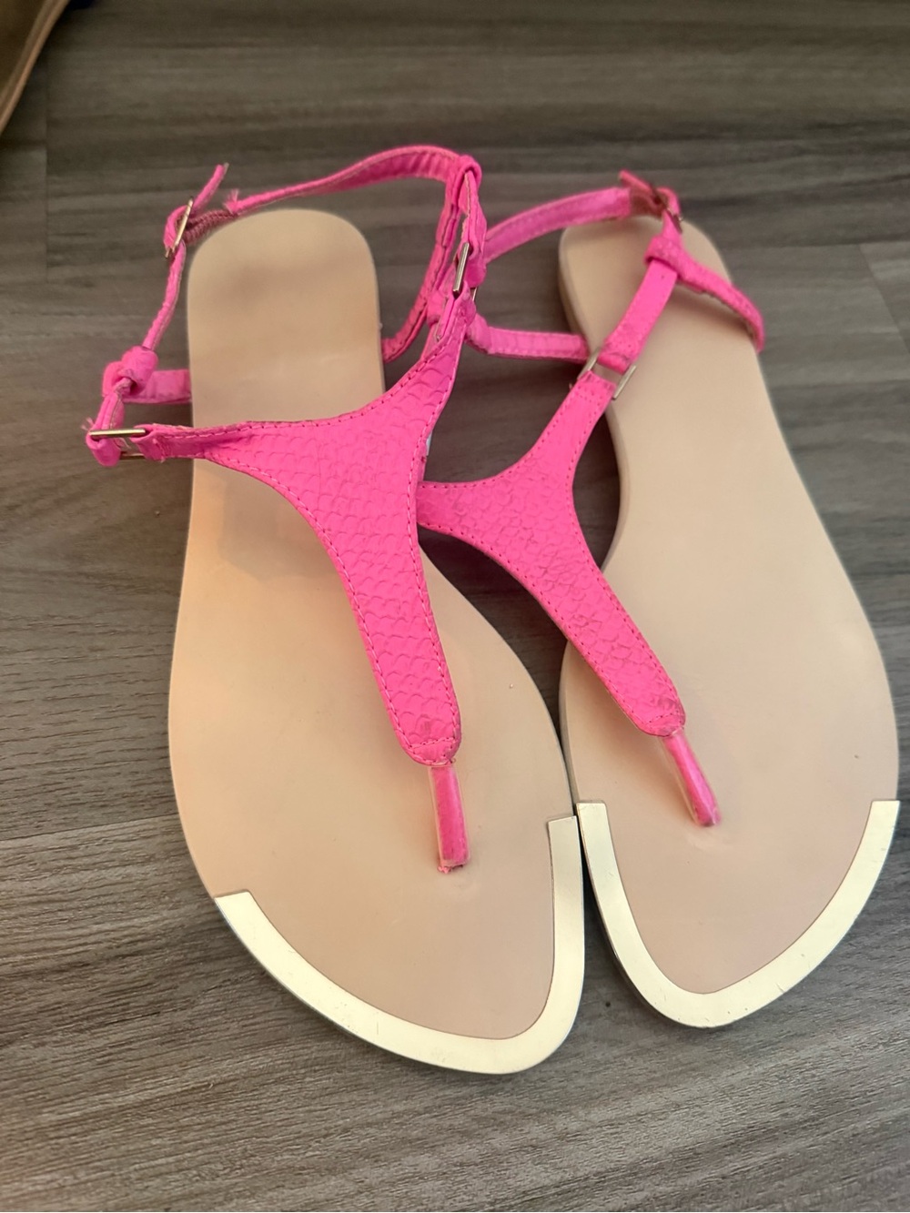 New Look Neon Pink T-Strap Flat Sandals Women’s UK 8 / EU 42